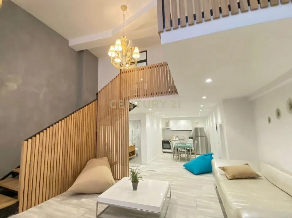 Tirane, jepet me qera apartament duplex 2+1 Kati 1, 100 m² 1.300 € (Myslym Shyri)