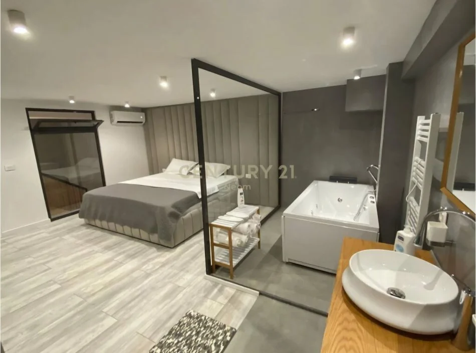 Tirane, jepet me qera apartament duplex 2+1 Kati 1, 100 m² 1.300 € (Myslym Shyri)