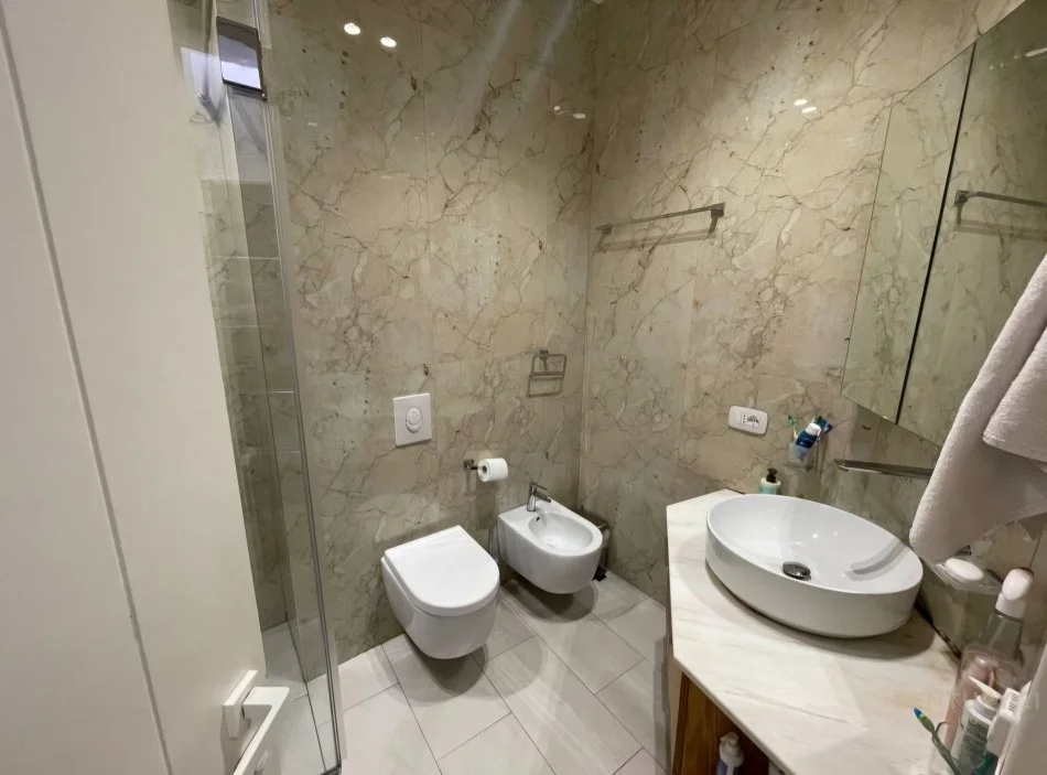 Tirane, shitet apartament 3+1 Kati 3, 154.000 m² 540.000 € (Rruga e Elbasanit)