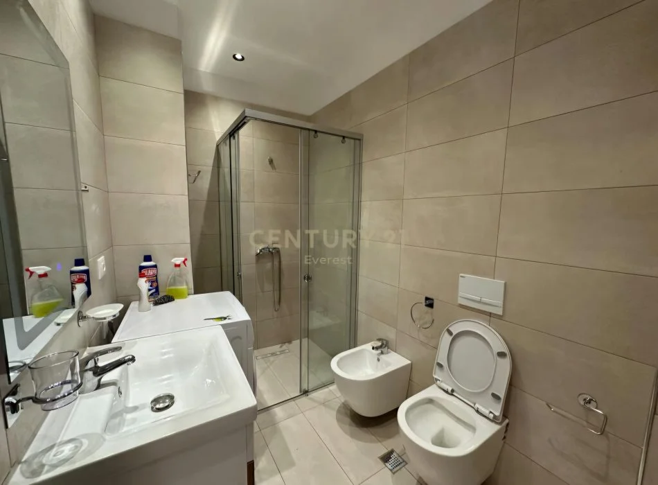Tirane, jepet me qera 2+1 , 110 m² 900 € (Kodra e Diellit)