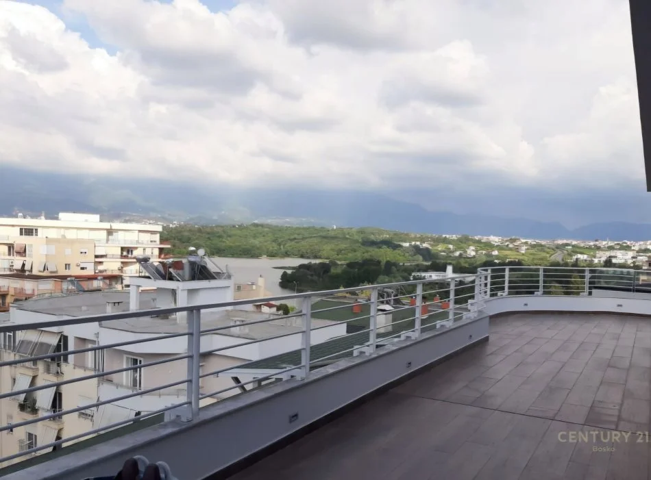 Tirane, shitet apartament+verande | Penthouse 4+1 Kati 7, 469 m² 850.000 € (Kopshti Botanik)