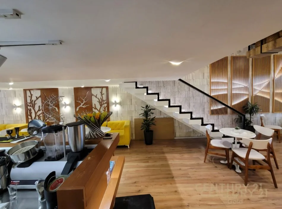 Tirane, jepet me qera bar-kafe Kati 0, 160 m² 2.201 € (Rruga e Dibrës)