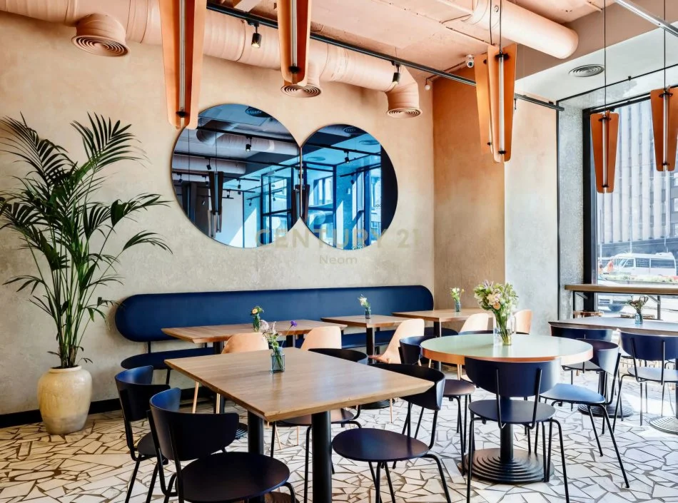 Tirane, jepet me qera Kati 0, 386 m² 4.500 € (Komuna e Parisit)