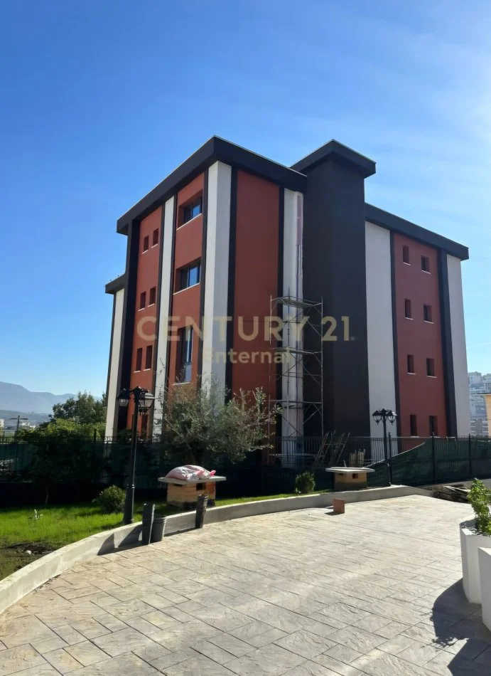 Tirane, jepet me qera ambjent biznesi Kati 5, 1.280 m² 8.000 € (Kodra e Diellit)