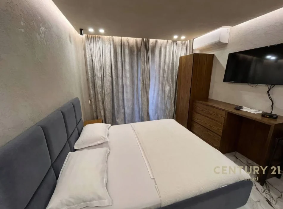 Tirane, jepet me qera hotel Kati 2, 360 m² 12.500 € (Stadiumi Dinamo)