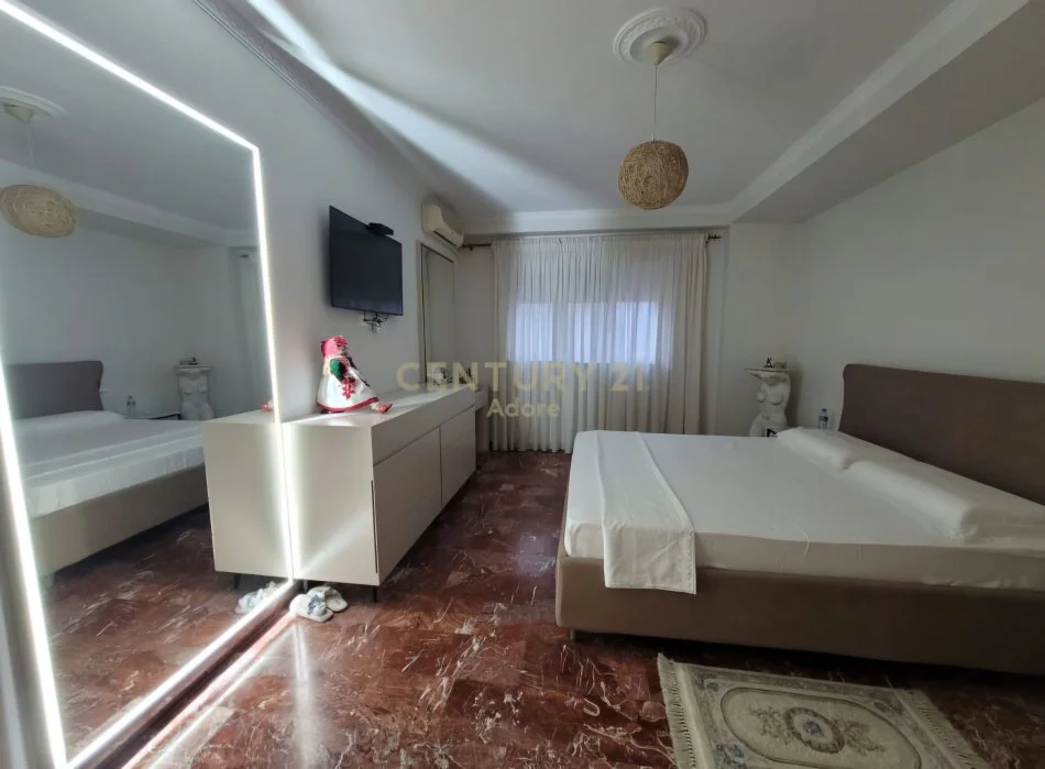 Tirane, shitet apartament 3+1+Ballkon Kati 7, 180 m² 260.000 € (ATSH)