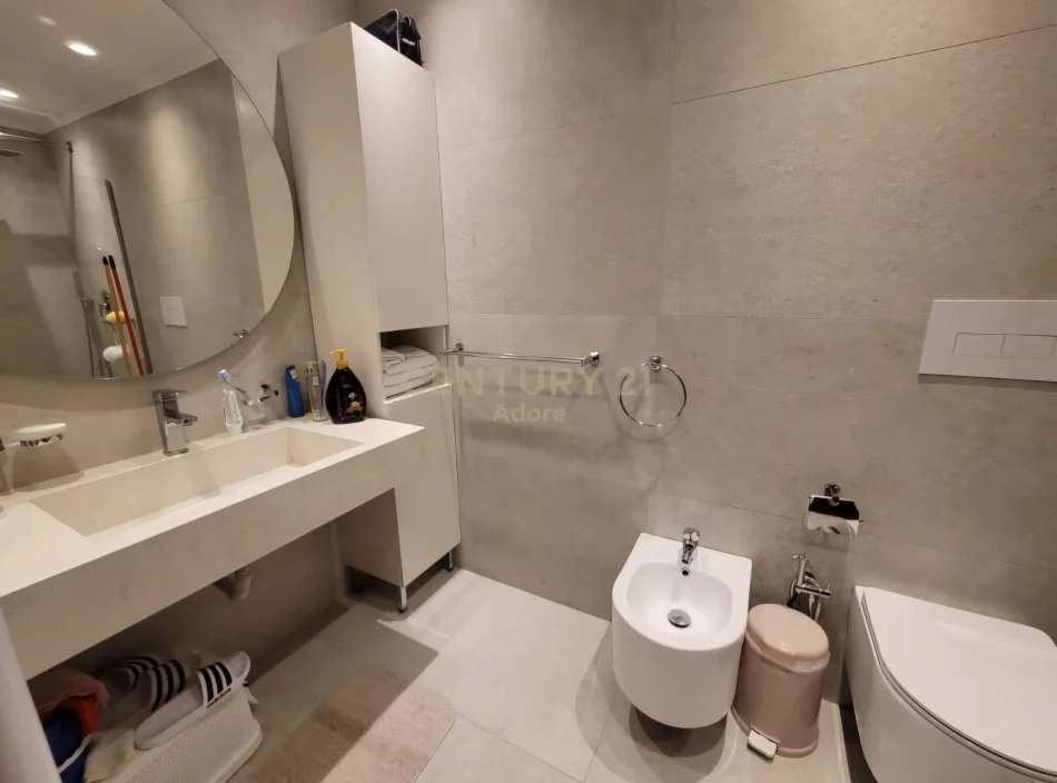 Tirane, shitet apartament 3+1+Ballkon Kati 7, 180 m² 260.000 € (ATSH)