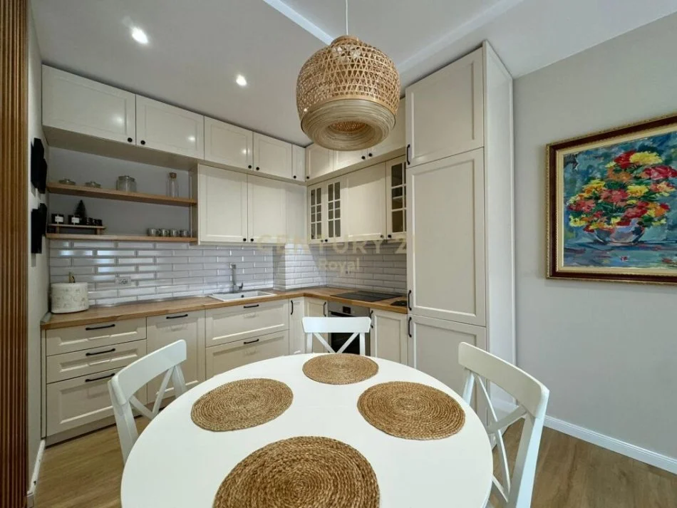 Tirane, jepet me qera apartament 2+1 Kati 7, 96 m² 1.200 € (Rruga e Kavajës)