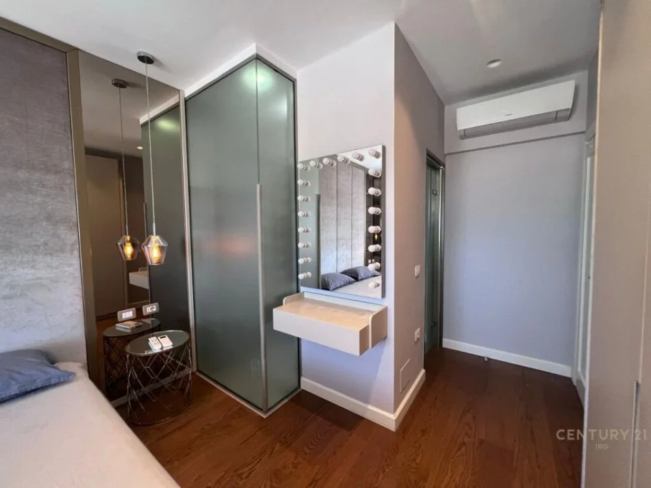 Tirane, jepet me qera apartament 2+1 Kati 11, 90 m² 1.100 € (Rruga e Kavajës)