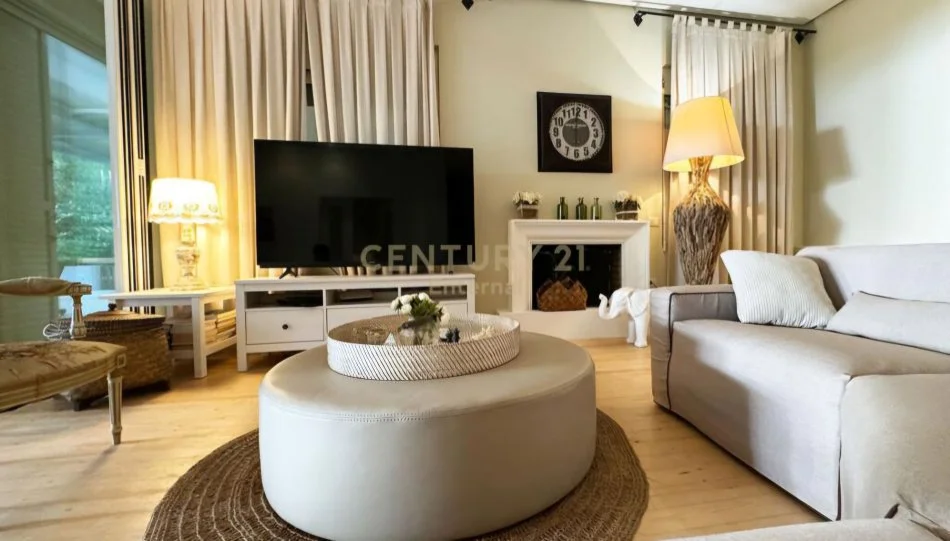 Durres, shitet Vile 4+1 Kati 2, 366 m² 1.200.000 € (Gjiri I Lalzit)