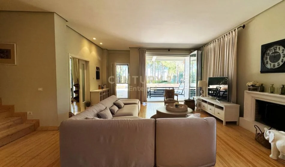 Durres, shitet Vile 4+1 Kati 2, 366 m² 1.200.000 € (Gjiri I Lalzit)