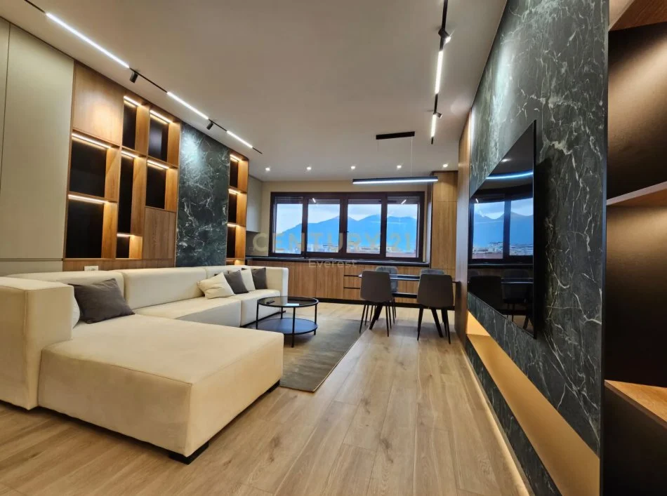 Tirane, jepet me qera apartament 2+1 Kati 8, 117 m² 1.600 € (Rruga e Barrikadave)