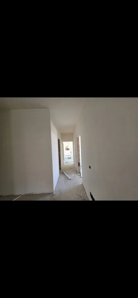 Tirane, shitet apartament 3+1+Ballkon Kati 2, 119 m² 173.000 € (Rruga 5 Maji)