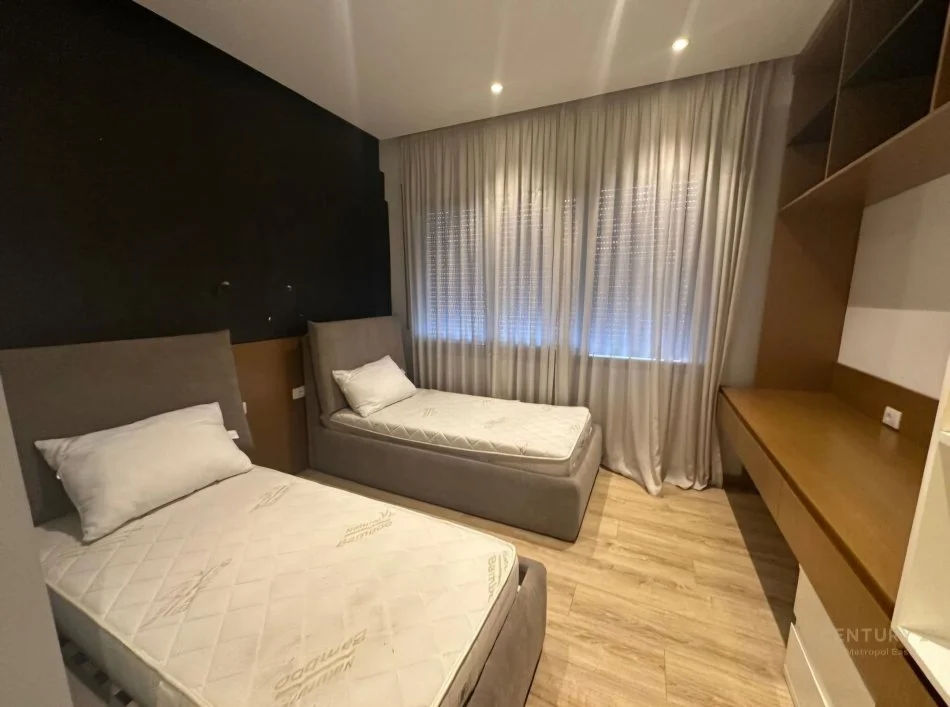 Tirane, shitet apartament 3+1 Kati 3, 144 m² 320.000 € (Kodra e Diellit)