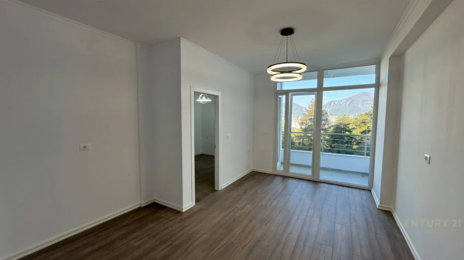 Tirane, shitet apartament 1+1 Kati 3, 65 m² 120.000 € (Kopshti Botanik)