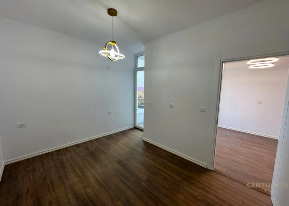 Tirane, shitet apartament 1+1 Kati 3, 65 m² 120.000 € (Kopshti Botanik)
