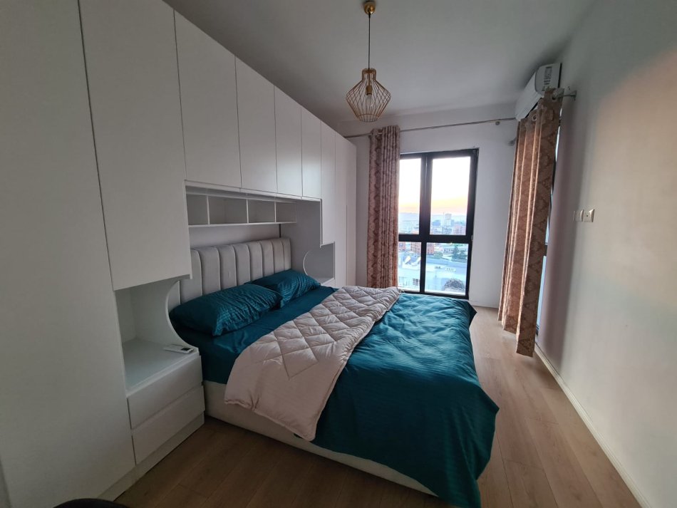 Tirane, jepet me qera apartament 1+1 Kati 10, 65 m² 600 € (Farmacia 10)