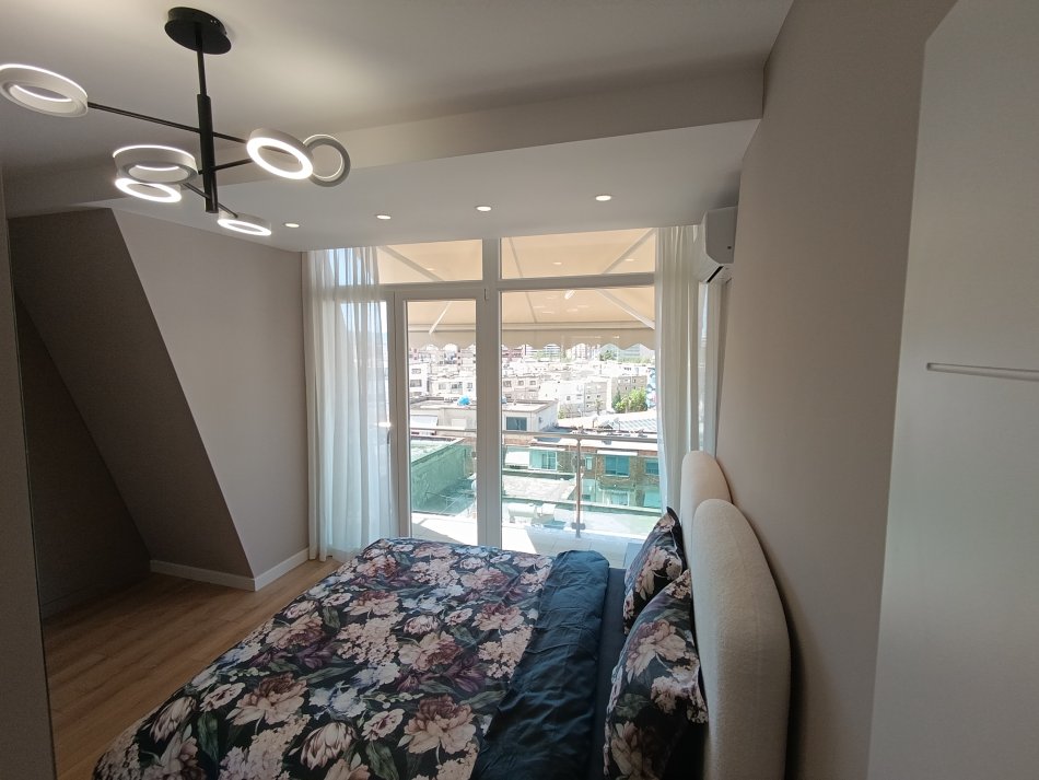 Tirane, jepet me qera apartament+verande | Penthouse 1+1+Aneks+Ballkon Kati 7, 70 m² 700 € (Vasil Shanto)