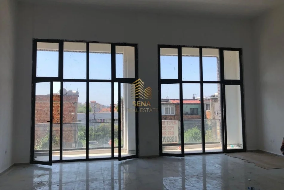 Tirane, shitet ambjent biznesi Kati 2, 88 m² 230.000 € (XHAMLLIK)