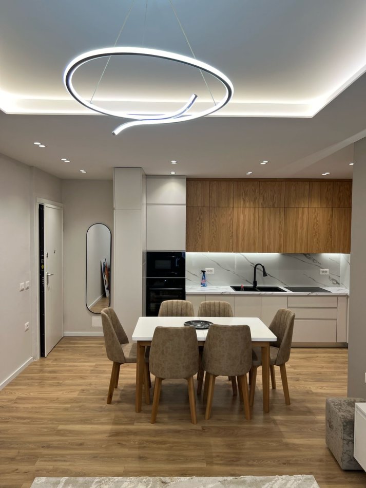 Tirane, jepet me qera apartament 2+1+Aneks+Ballkon Kati 3, 90 m² 750 € (Perballe Delijorgjit Rr.Kavajes)