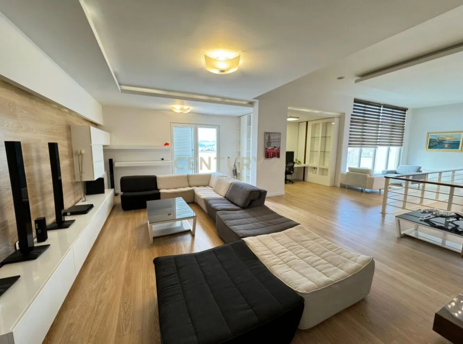 Tirane, shitet apartament 2+1 Kati 9, 292 m² 280.000 € (Astir)