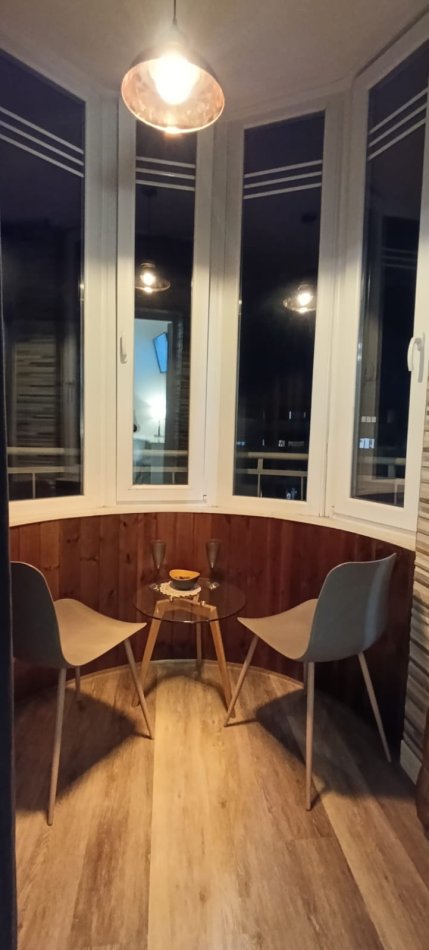 Tirane, jepet me qera apartament 1+1+Ballkon Kati 4, 60 m² 600 € (Kristal Center)