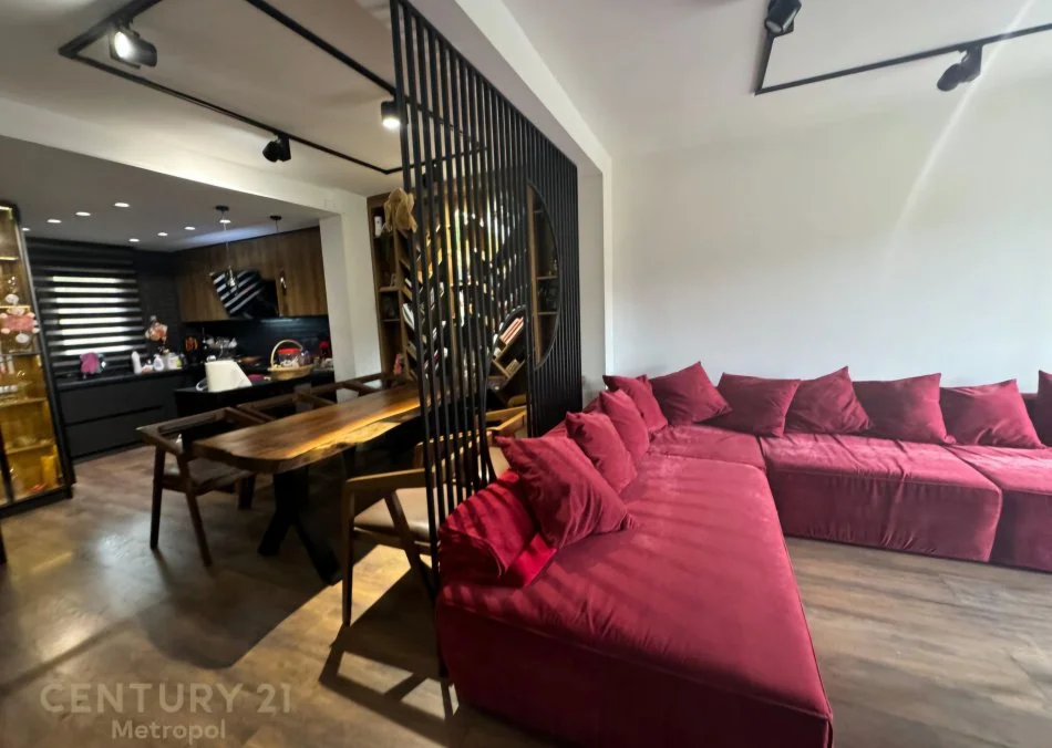 Tirane, shitet apartament 2+1 Kati 1, 110 m² 240.000 € (Liqeni I Thate)