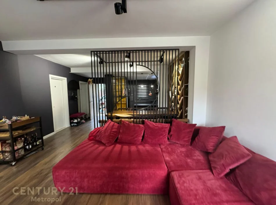 Tirane, shitet apartament 2+1 Kati 1, 110 m² 240.000 € (Liqeni I Thate)