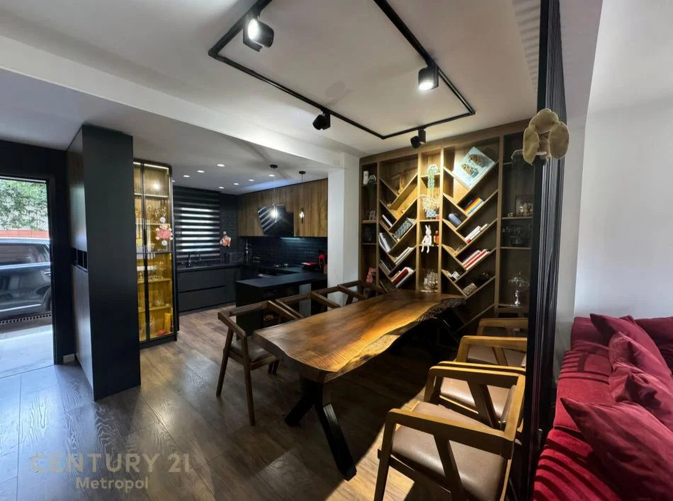 Tirane, shitet apartament 2+1 Kati 1, 110 m² 240.000 € (Liqeni I Thate)