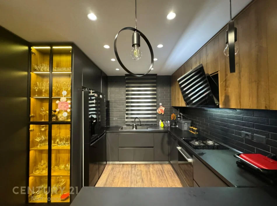 Tirane, shitet apartament 2+1 Kati 1, 110 m² 240.000 € (Liqeni I Thate)