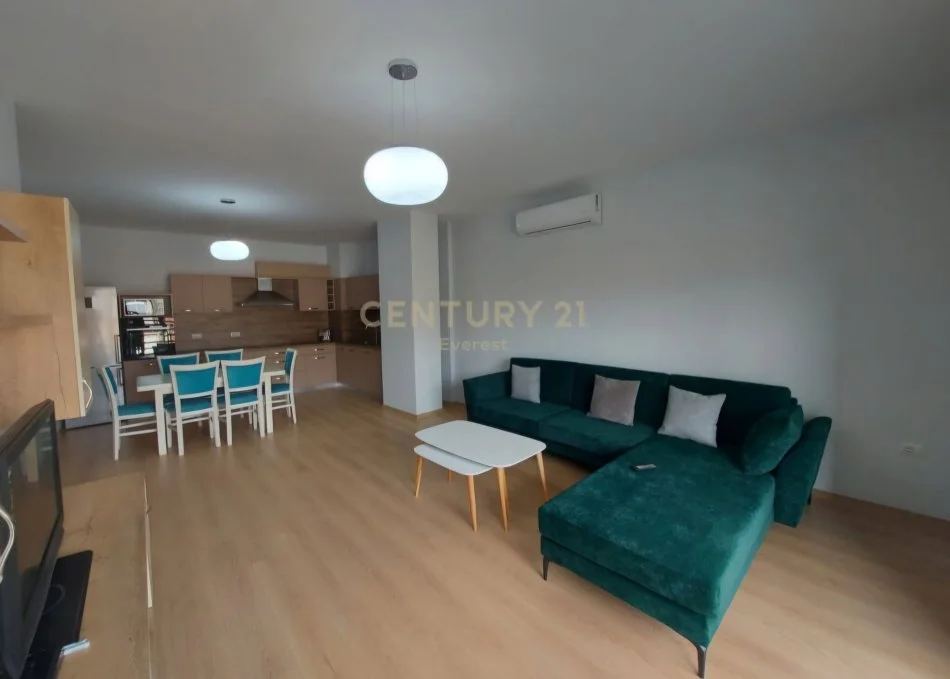 Tirane, jepet me qera apartament 2+1 Kati 3, 122 m² 550 € (Rruga Dritan Hoxha)