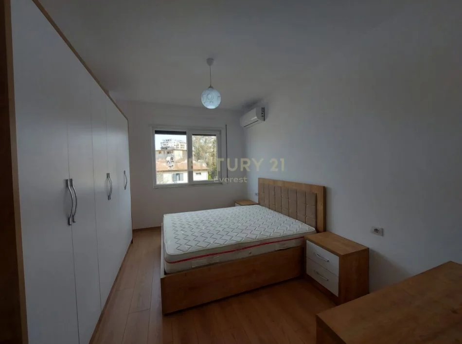Tirane, jepet me qera apartament 2+1 Kati 3, 122 m² 550 € (Rruga Dritan Hoxha)