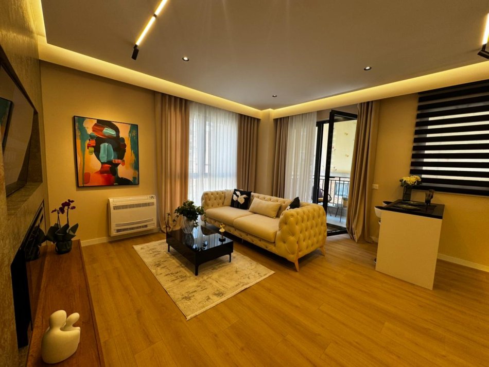 Tirane, shitet apartament 2+1+Aneks+Ballkon Kati 3, 107 m² 275.000 € (Pazari I ri)