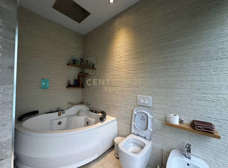 Tirane, shitet apartament+verande | Penthouse 4+1 Kati 8, 343 m² 440.000 € (Mozaiku i Tiranës) - Parkim: 2 garazhe