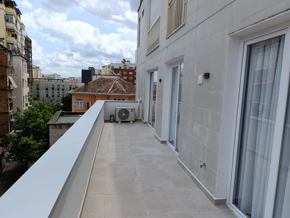 Tirane, jepet me qera apartament 2+1+Aneks+Ballkon , 104 m² (Qender)