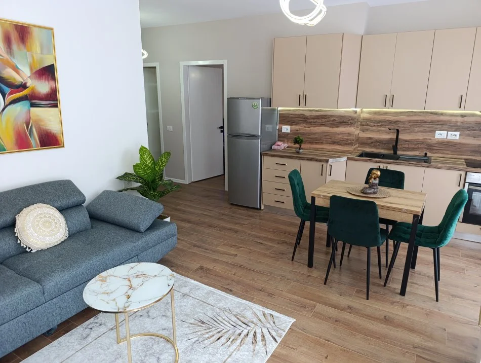 Tirane, jepet me qera apartament 2+1+Aneks+Ballkon , 104 m² (Qender)