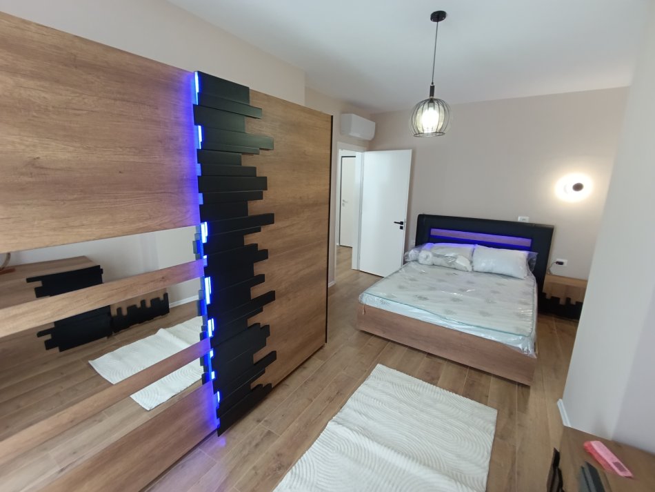 Tirane, jepet me qera apartament 2+1+Aneks+Ballkon Kati 3, 107 m² 1.000 € (Qender)