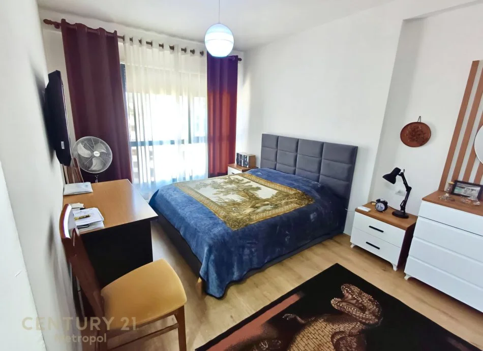 Tirane, shitet apartament 2+1 Kati 8, 92 m² 145.000 € (Ali Demi)