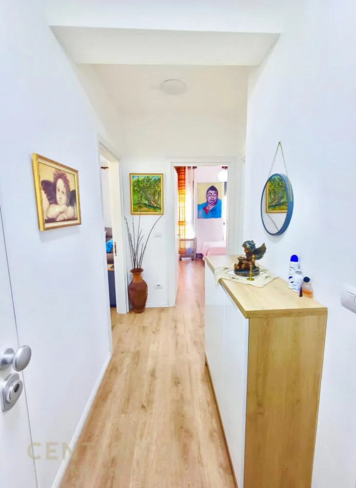 Tirane, shitet apartament 2+1 Kati 8, 92 m² 145.000 € (Ali Demi)