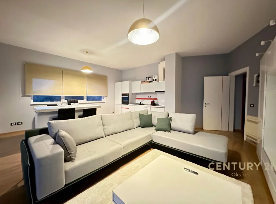 Tirane, jepet me qera apartament 2+1+Ballkon Kati 4, 98 m² 800 € (Kopshti Botanik)