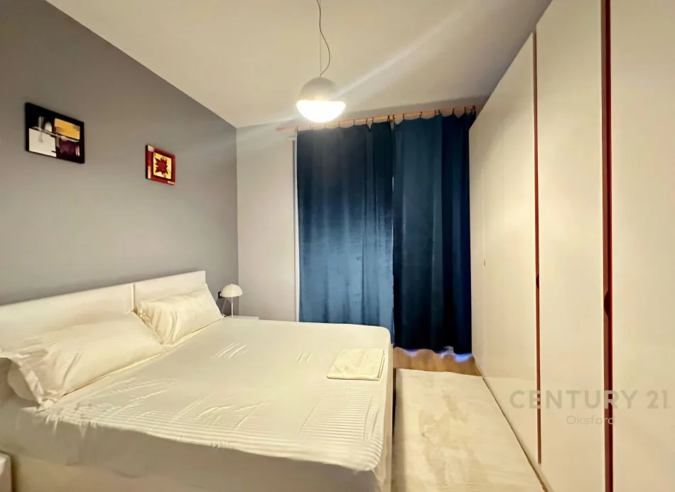 Tirane, jepet me qera apartament 2+1+Ballkon Kati 4, 98 m² 800 € (Kopshti Botanik)