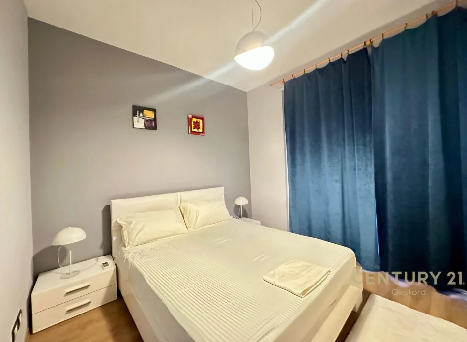 Tirane, jepet me qera apartament 2+1+Ballkon Kati 4, 98 m² 800 € (Kopshti Botanik)