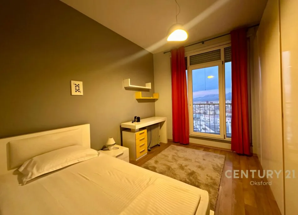 Tirane, jepet me qera apartament 2+1+Ballkon Kati 4, 98 m² 800 € (Kopshti Botanik)