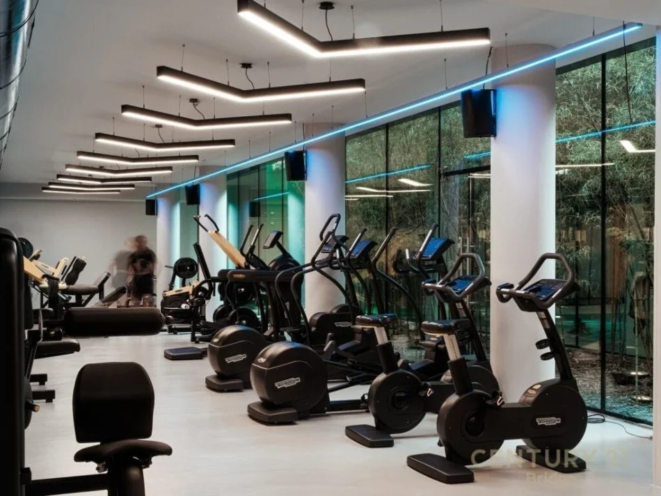 Tirane, shitet apartament 3+1 Kati 4, 187 m² 604.000 € (Liqeni I Thate)