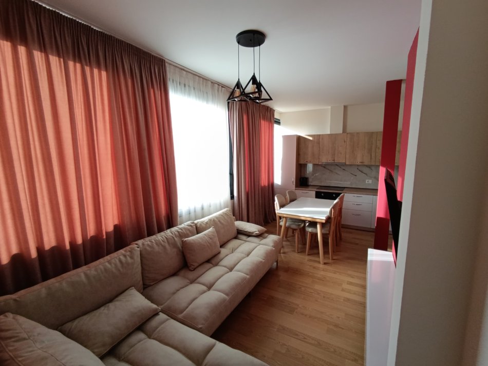 Tirane, jepet me qera apartament 1+1 Kati 9, 55 m² 450 € (Ura kristal center mundesi dhe per Airbnb)