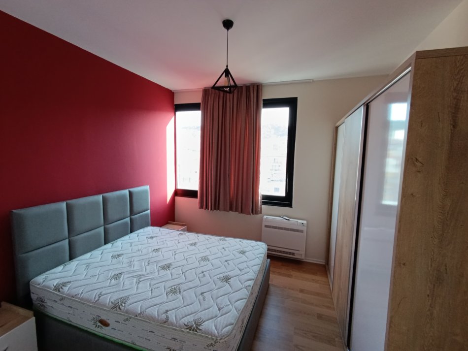 Tirane, jepet me qera apartament 1+1 Kati 9, 55 m² 450 € (Ura kristal center mundesi dhe per Airbnb)