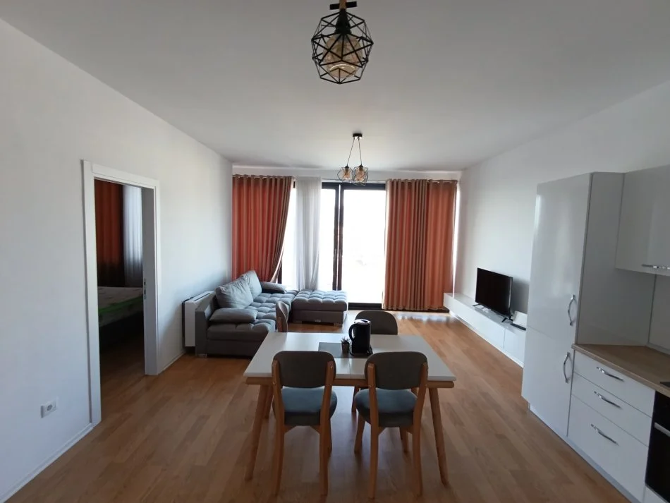 Tirane, jepet me qera apartament 2+1+Aneks+Ballkon Kati 9, 100 m² 800 € (Tek ura Kristal center mundesi perdorimi per Airbnb)