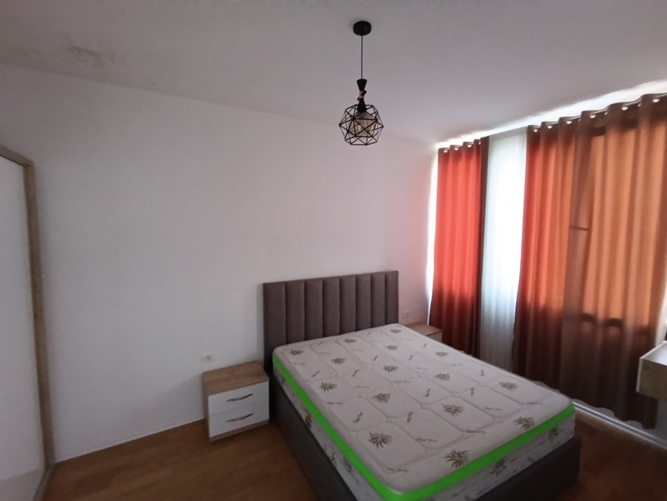 Tirane, jepet me qera apartament 2+1+Aneks+Ballkon Kati 9, 100 m² 800 € (Tek ura Kristal center mundesi perdorimi per Airbnb)