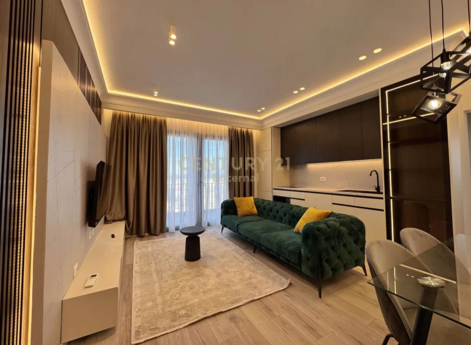 Tirane, jepet me qera apartament 2+1+Ballkon Kati 21, 115 m² 1.500 € (Rruga e Kavajës)