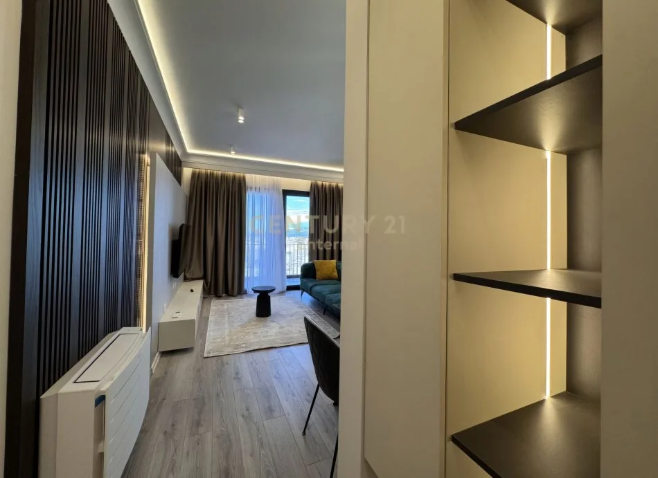Tirane, jepet me qera apartament 2+1+Ballkon Kati 21, 115 m² 1.500 € (Rruga e Kavajës)
